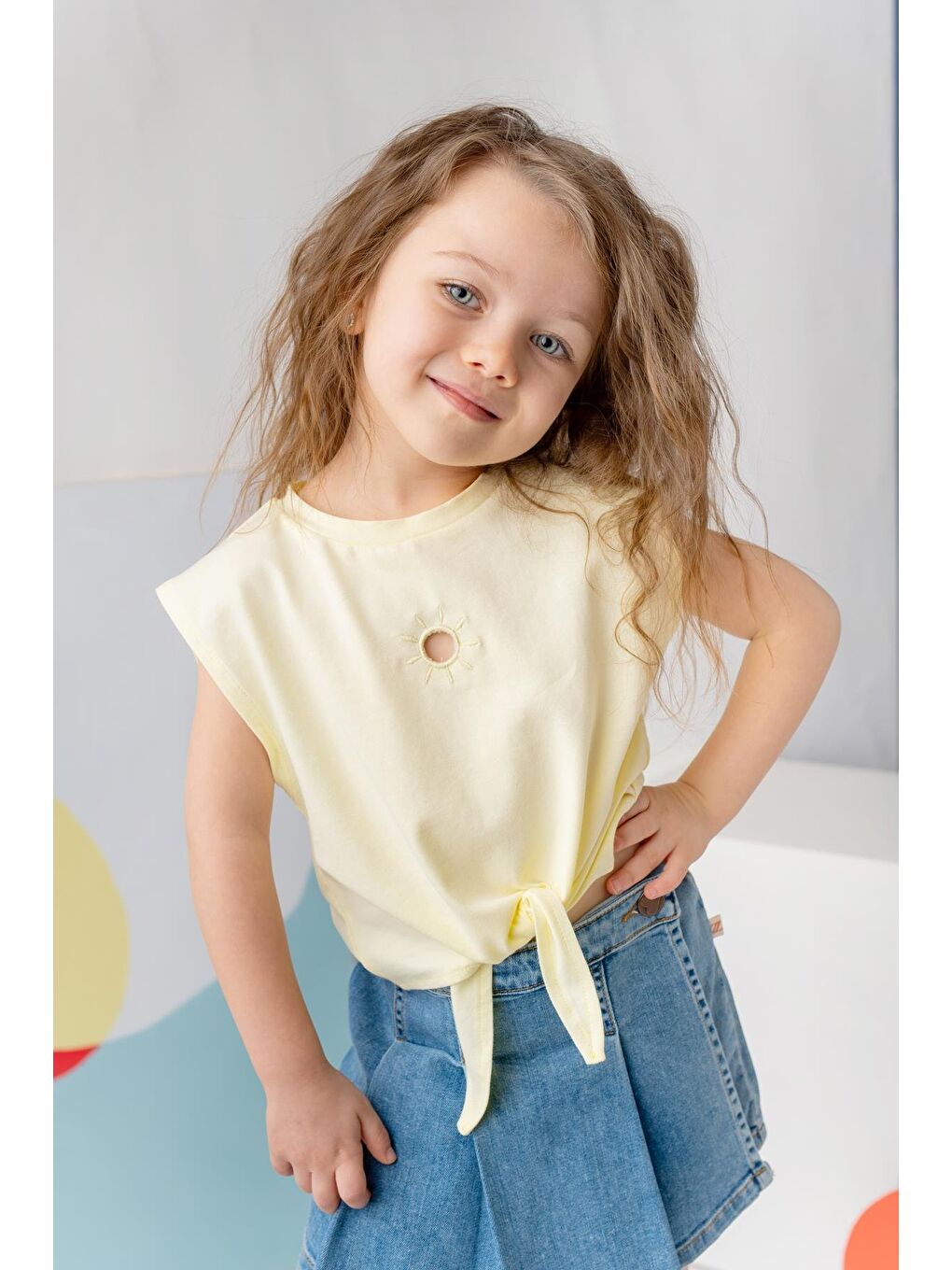 Kız Çocuk Nakış Detaylı Crop T-Shirt - Sarı