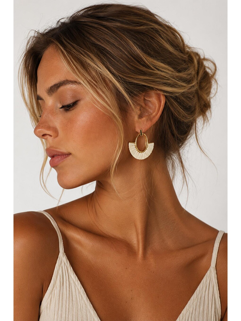 Sarı Yelpaze Model Beyaz Rafya Hasır Küpe-2