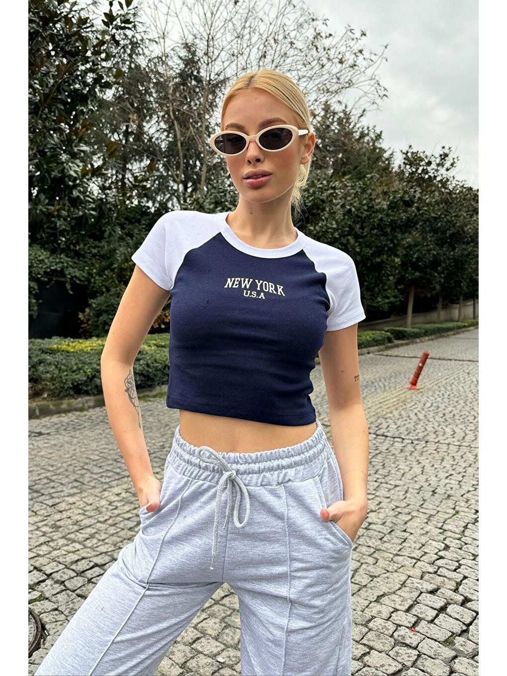 Lacivert Baskılı Reglan Kol Fittedi Crop T-shirt-1