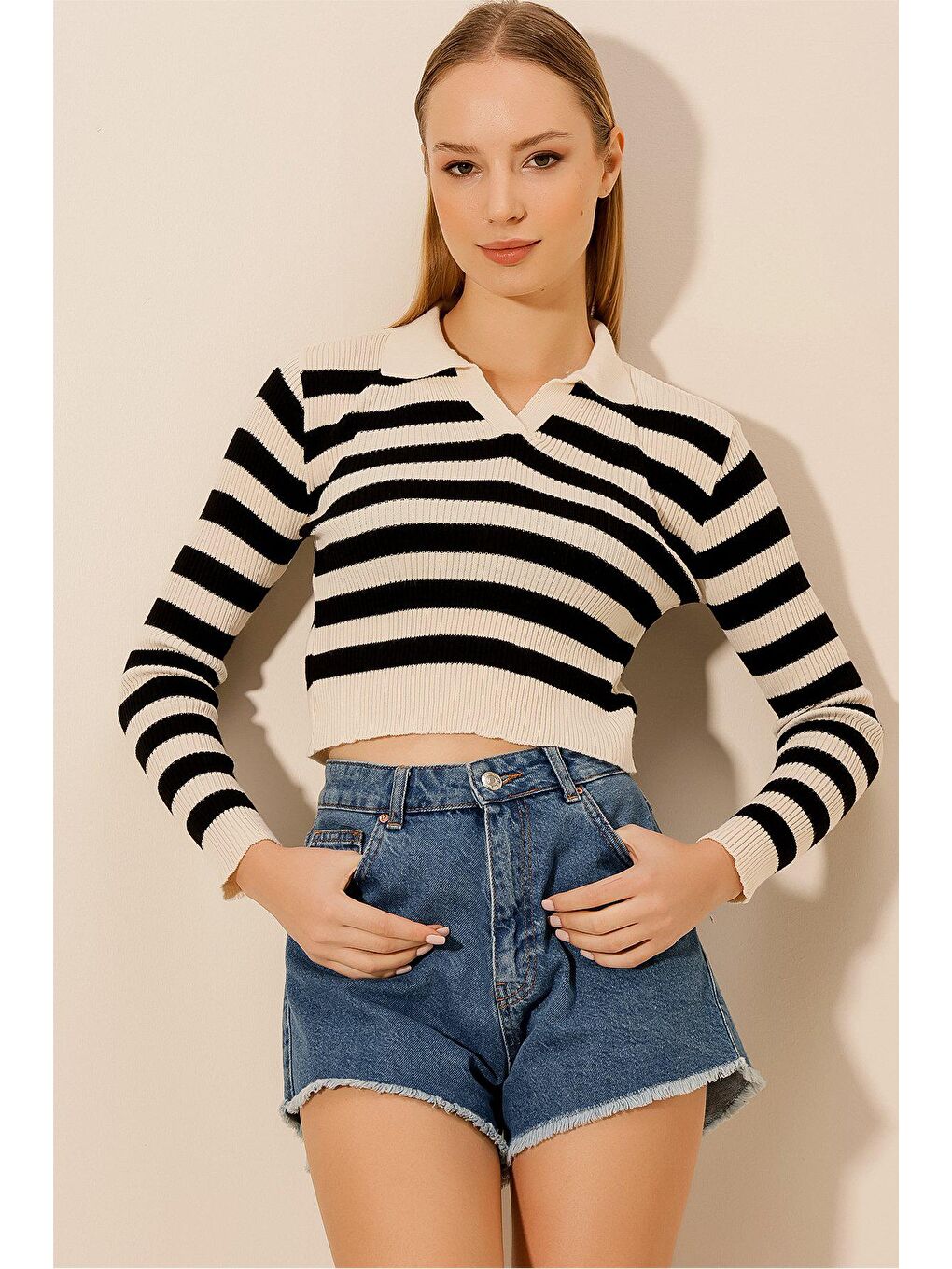 Beyaz Polo Yaka Çizgili Kaşkorse BLUZ-1