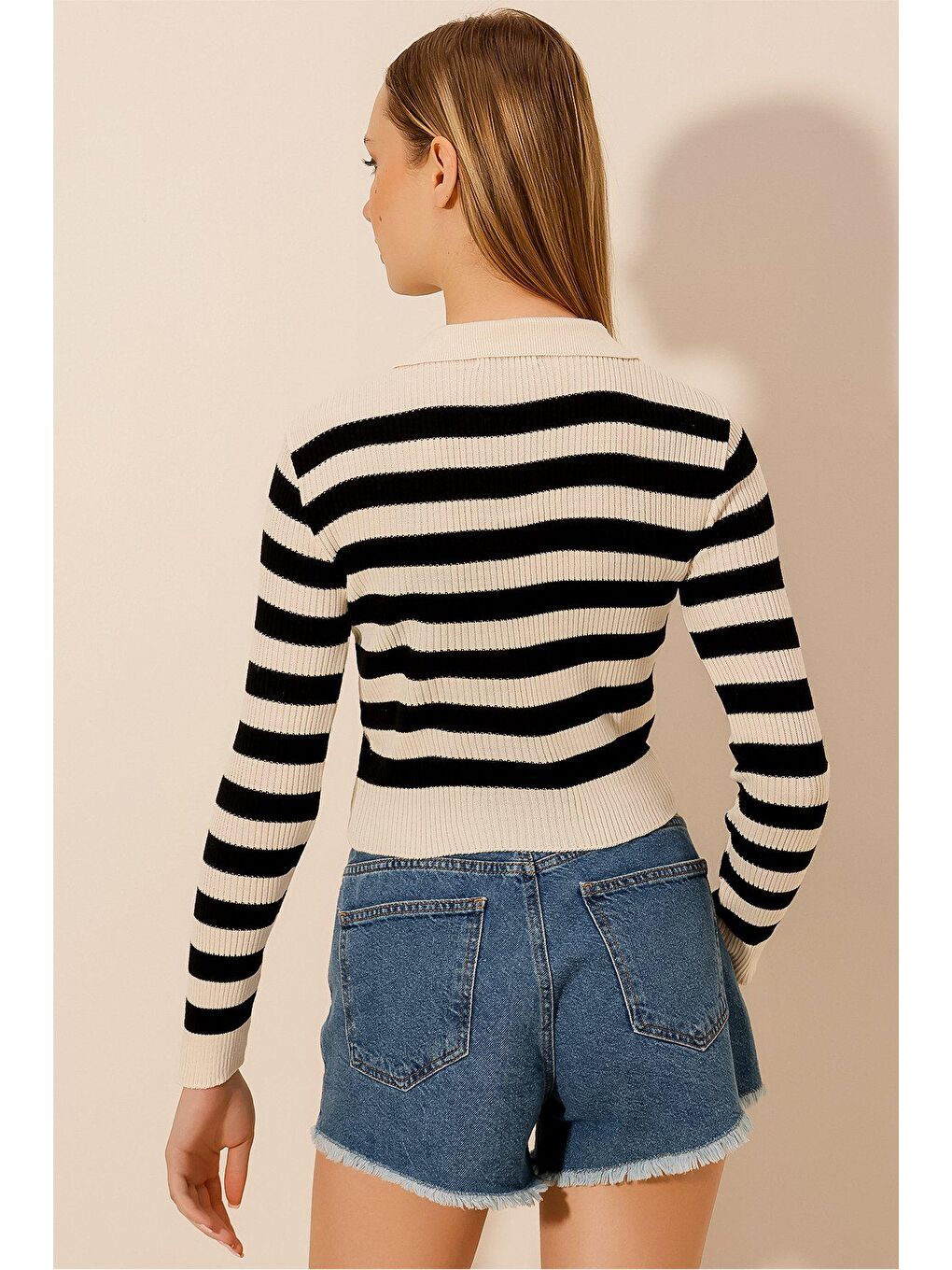 Beyaz Polo Yaka Çizgili Kaşkorse BLUZ-4