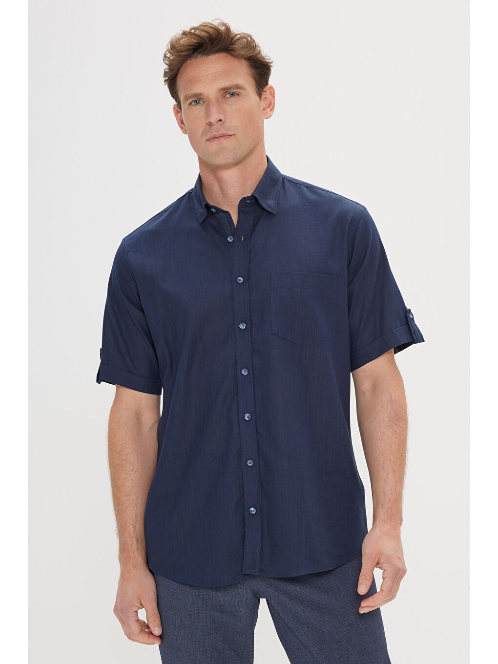 Erkek Lacivert Comfort Fit Rahat Kesim Gizli Düğmeli Yaka Keten Görünümlü %100 Pamuk Flamlı Gömlek-2