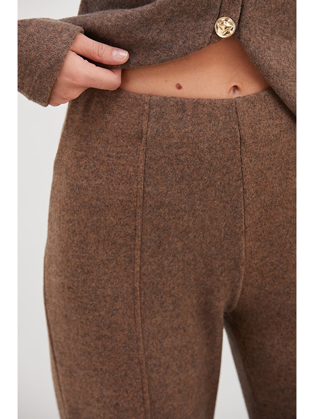 Kahverengi Beli Lastikli Çimalı Triko Pantolon-4