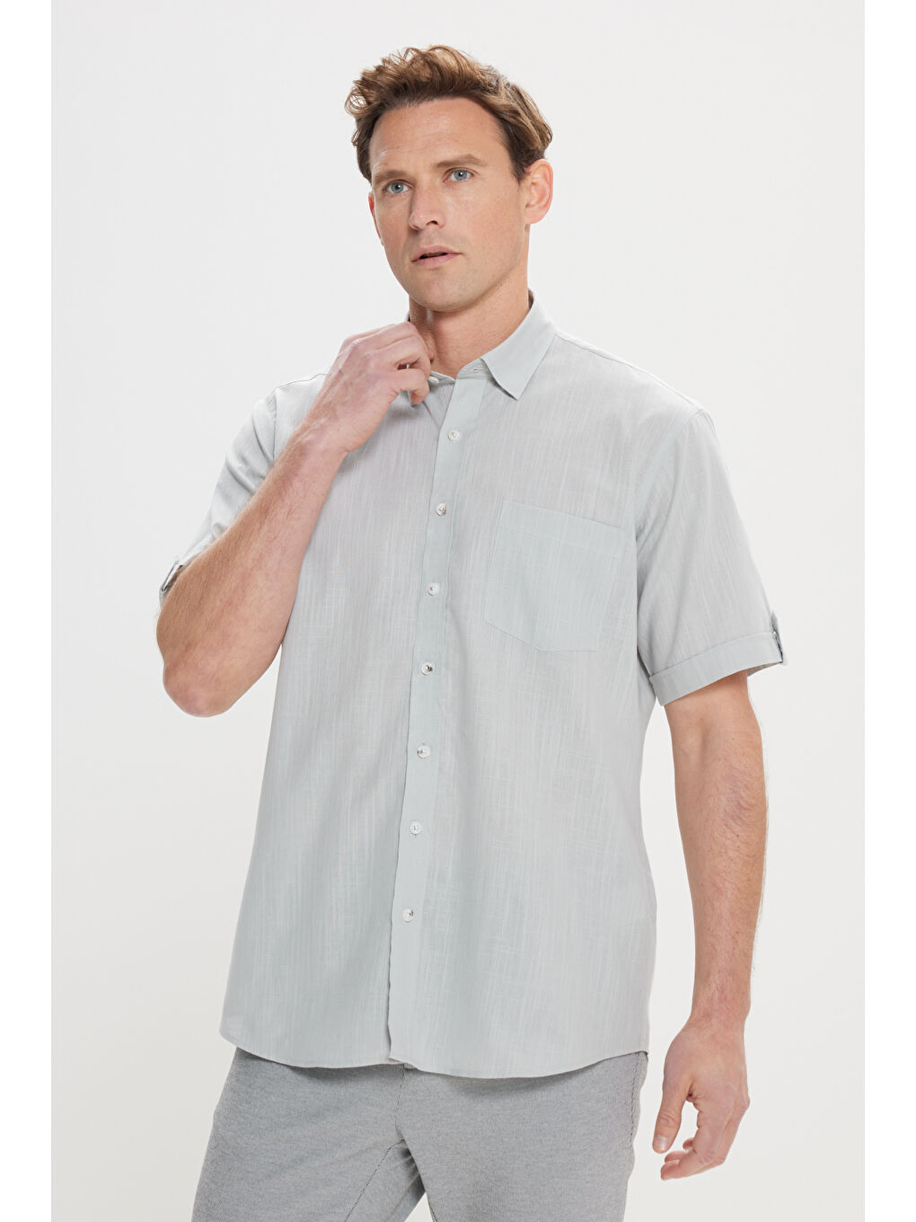 Erkek Gri Comfort Fit Rahat Kesim Gizli Düğmeli Yaka Keten Görünümlü %100 Pamuk Flamlı Gömlek-3
