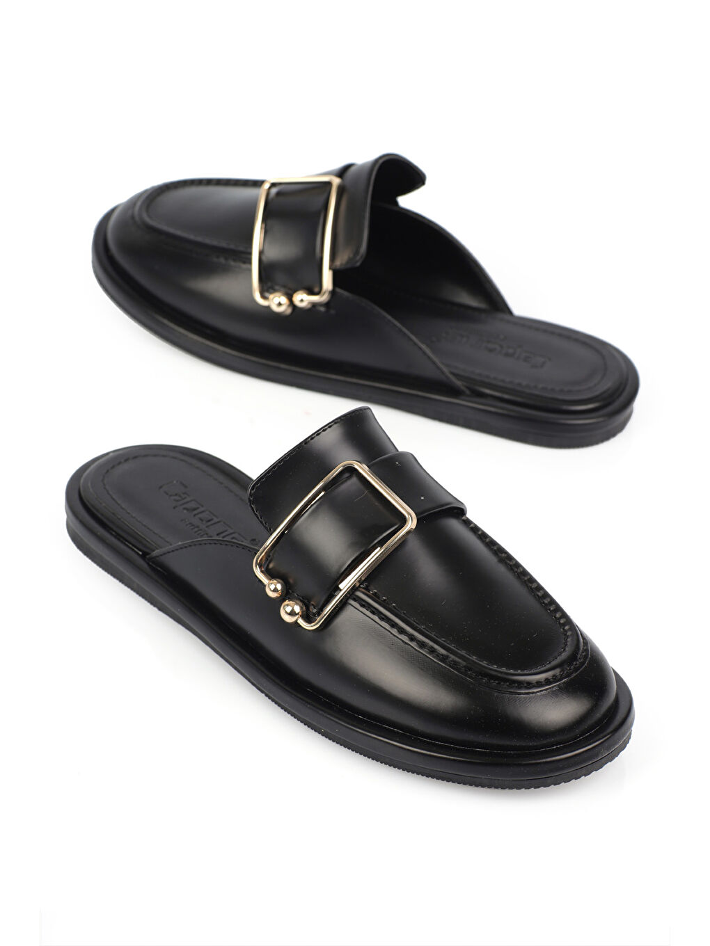 Siyah Metal Tokalı Kapalı Kadın Terlik-3