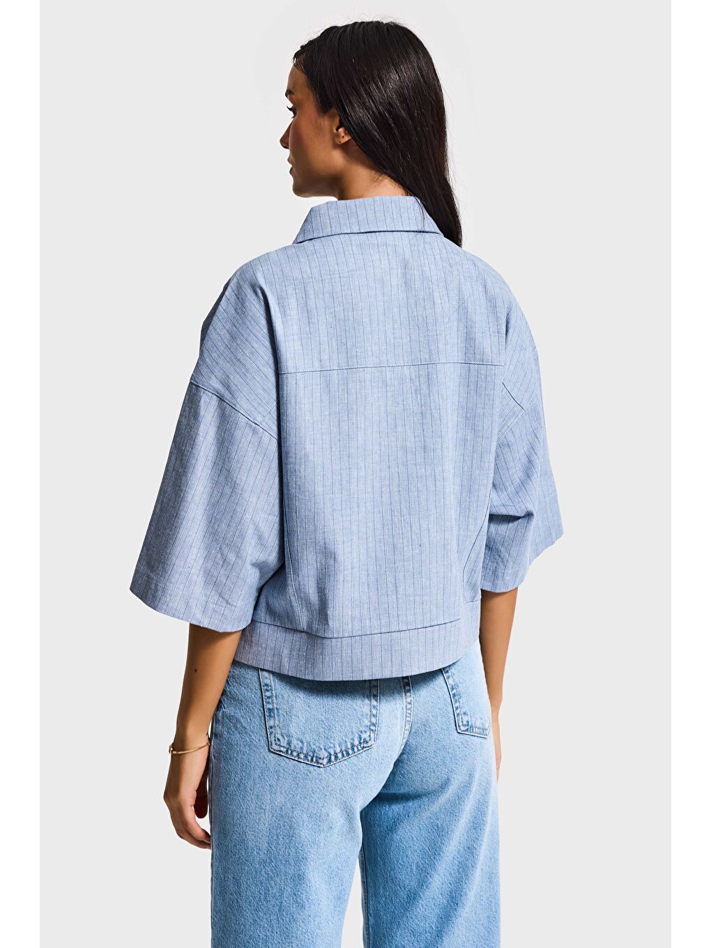 Kadın Mavi Renk Oversize Cep Detaylı Özel Tasarım Denim Ceket-1