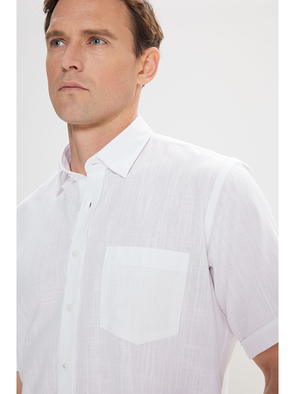 Erkek Beyaz Comfort Fit Rahat Kesim Gizli Düğmeli Yaka Keten Görünümlü %100 Pamuk Flamlı Gömlek-3