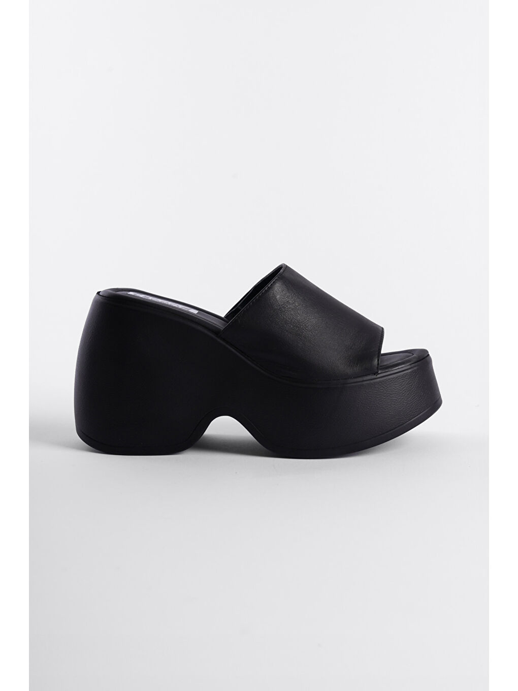 Siyah Yüksek Dolgu Topuk Kadın Terlik