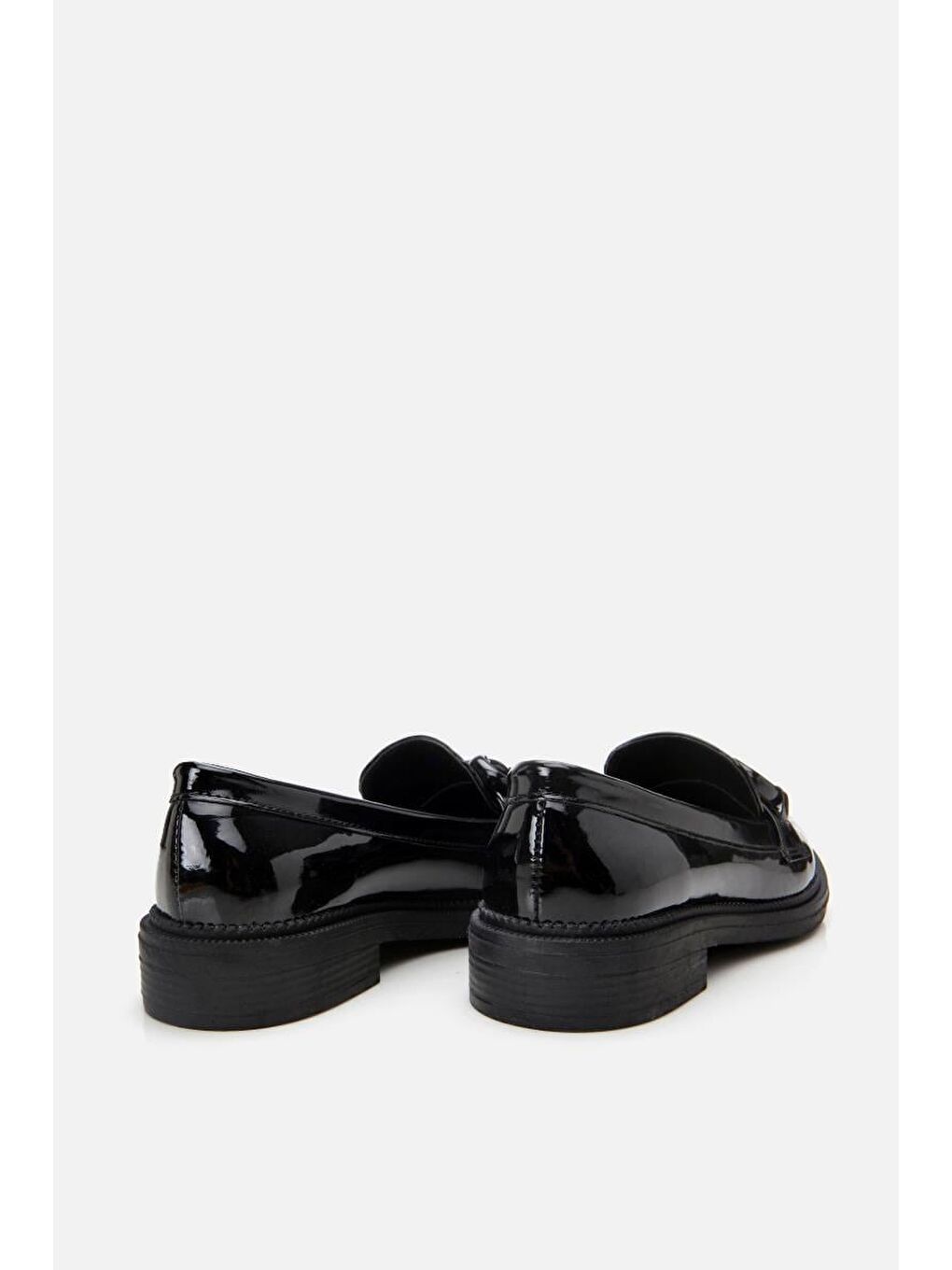 Kadın Rugan Siyah Tokalı Klasik Loafer-3