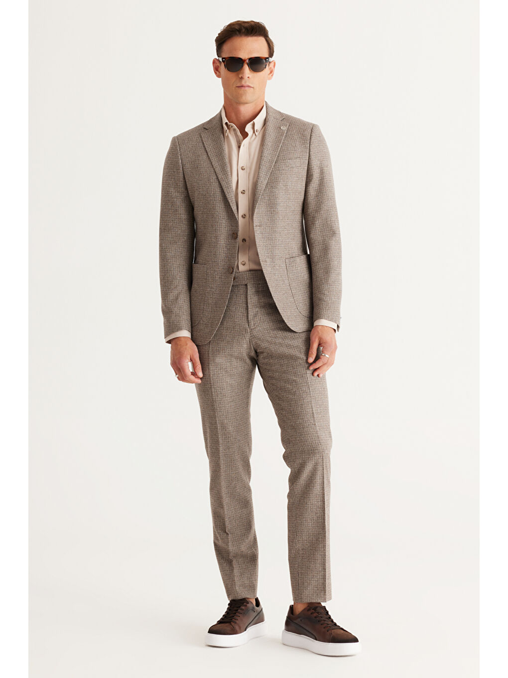 Erkek Bej Slim Fit Dar Kesim Düğmeli Yaka Pamuklu Gabardin Gömlek-4