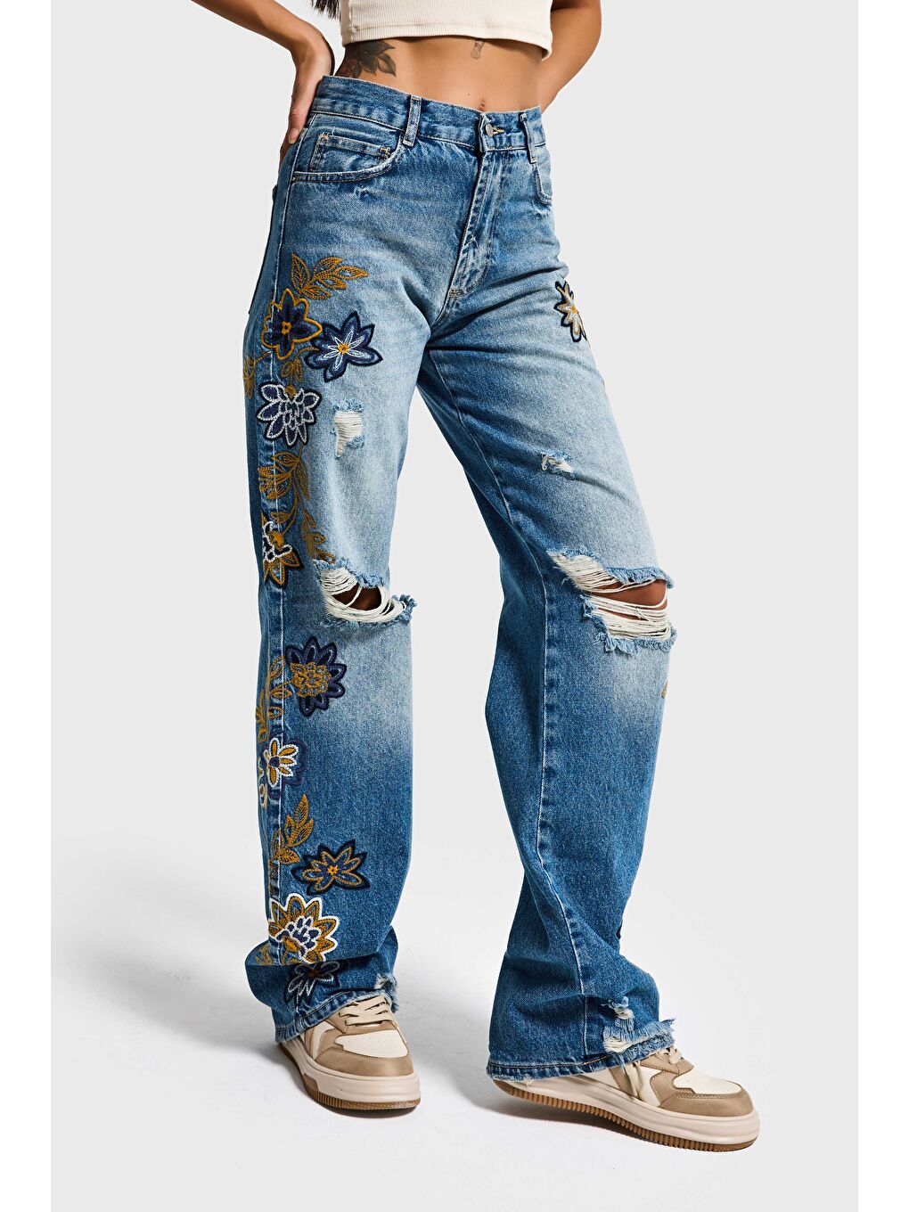 Mavi Kadın Jean Rengi 10s6-4 Loose Fit Özel Nakış Detaylı Yırtık Tasarım Denim Jean