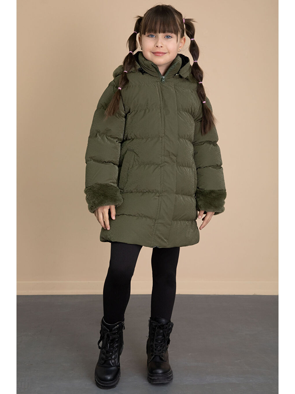 Haki Kolu Kürk Detaylı İçi Yünlü Kız Çocuk Kapüşonlu Şişme Mont 21328-2