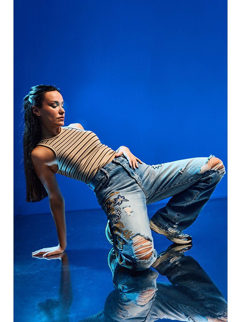 Mavi Kadın Jean Rengi 10s6-4 Loose Fit Özel Nakış Detaylı Yırtık Tasarım Denim Jean-4