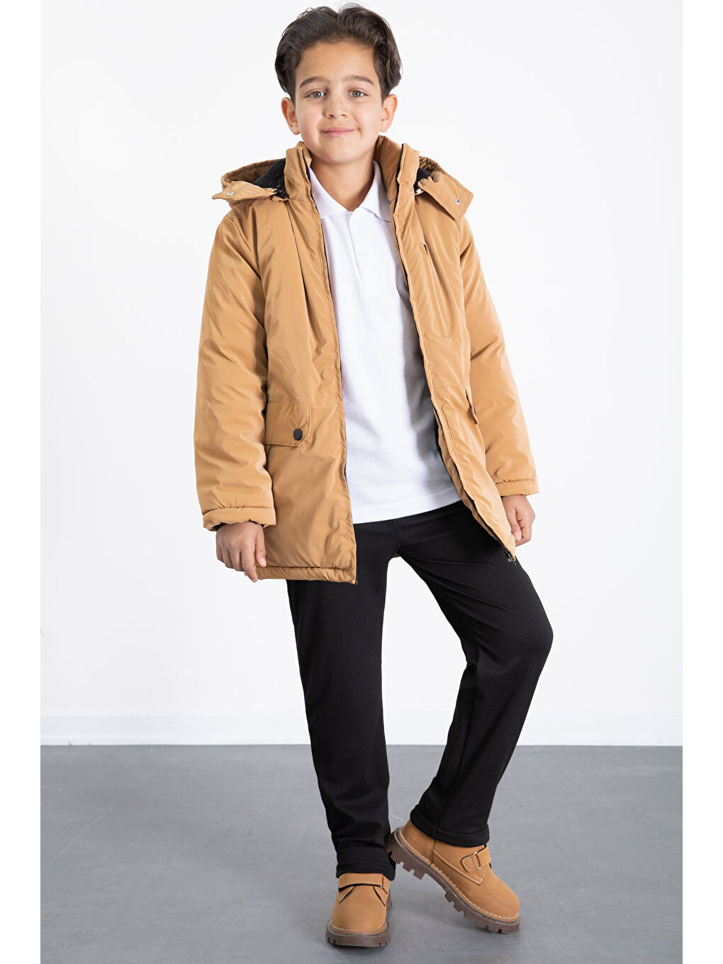 Sarı Hardal Fermuarlı Göğüs Cepli İçi Kürklü Erkek Çocuk Kapüşonlu Mont 21357-1