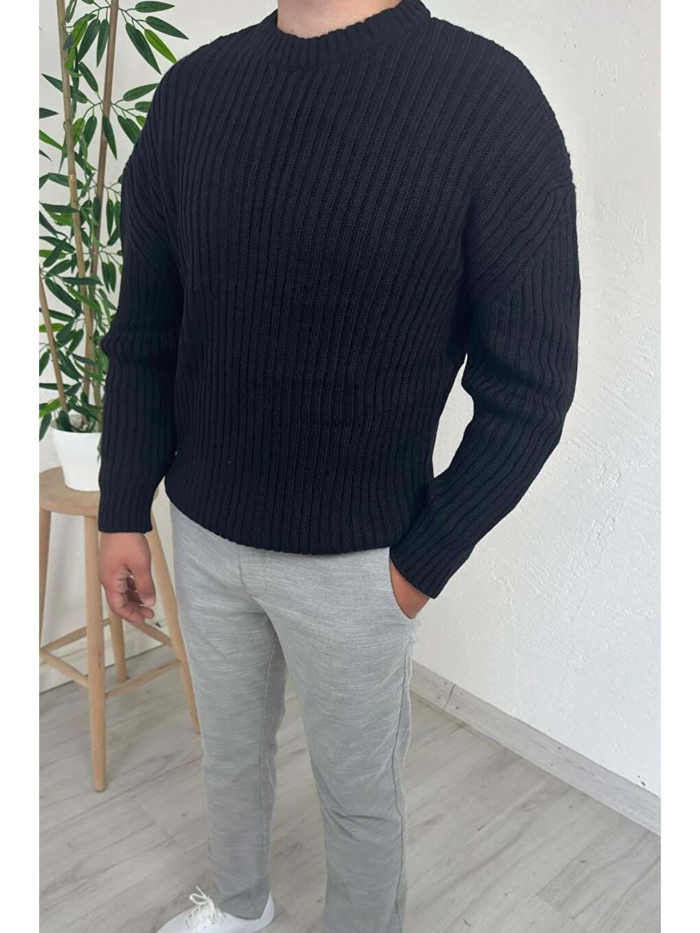 - Erkek Siyah Bisiklet Yaka Oversize Triko Kazak