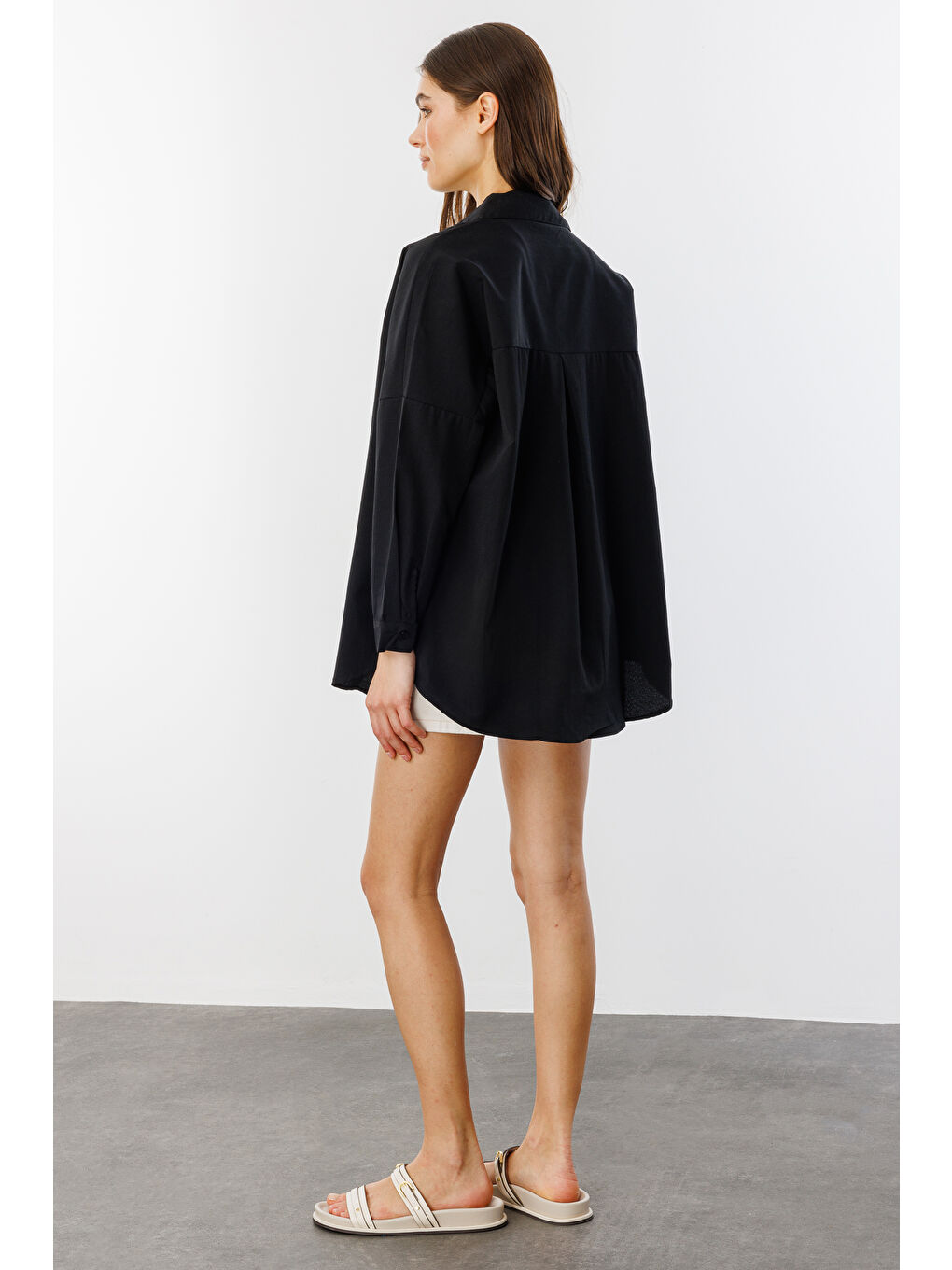 Siyah Oversize Basic Kadın Gömlek KADIN-BASIC-GÖMLEK-1