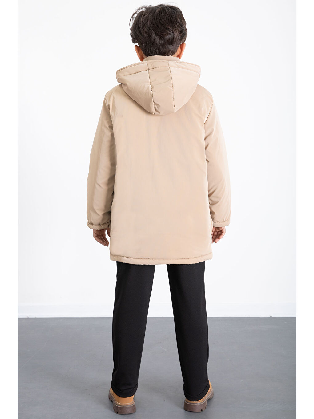 Ekru Krem Fermuarlı Göğüs Cepli İçi Kürklü Erkek Çocuk Kapüşonlu Mont 21358-4