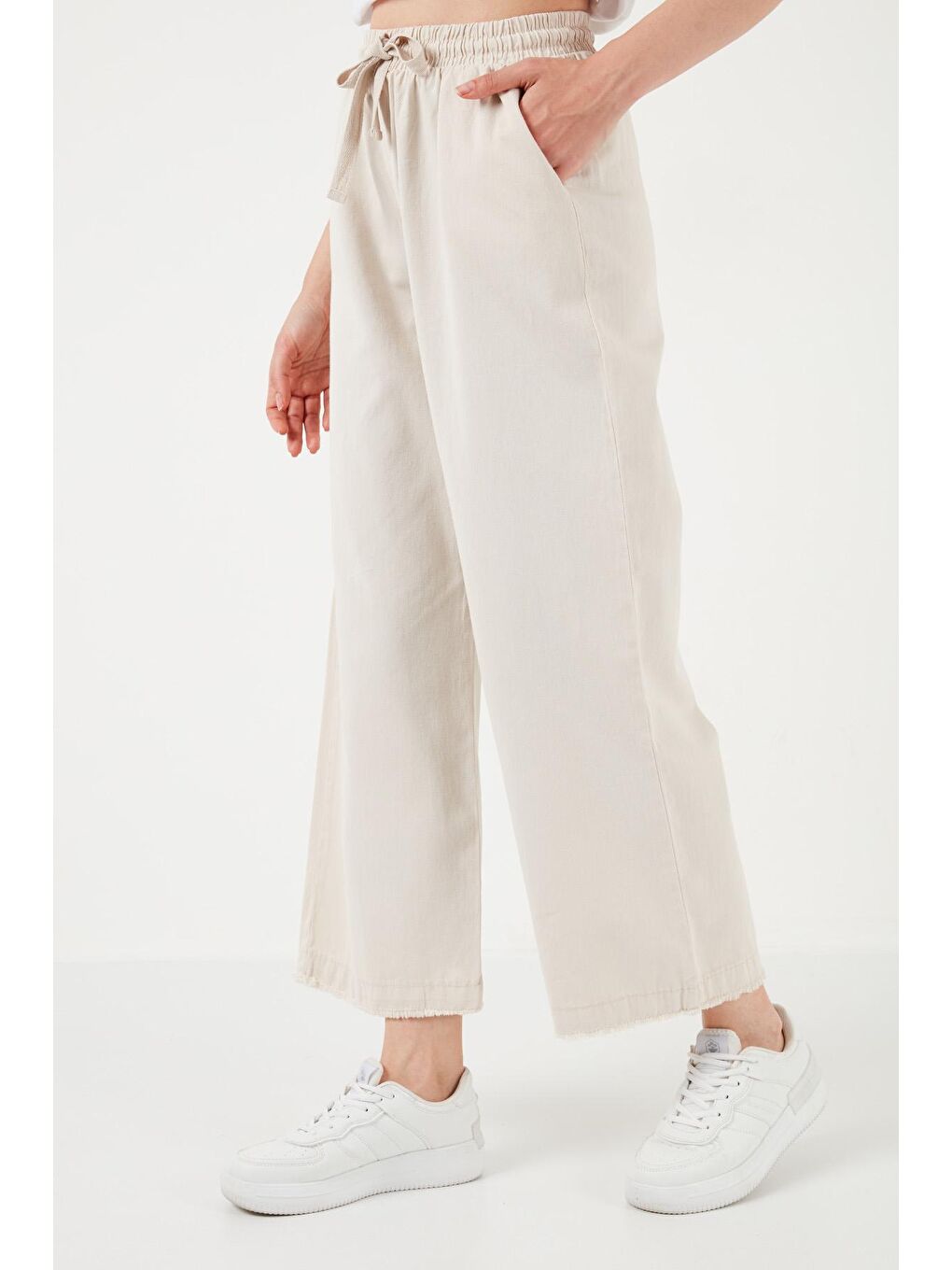 Bej Pamuklu Belden Bağlamalı Yüksek Bel Geniş Paça Cepli Regular Fit Pantolon 668Yp4760-1