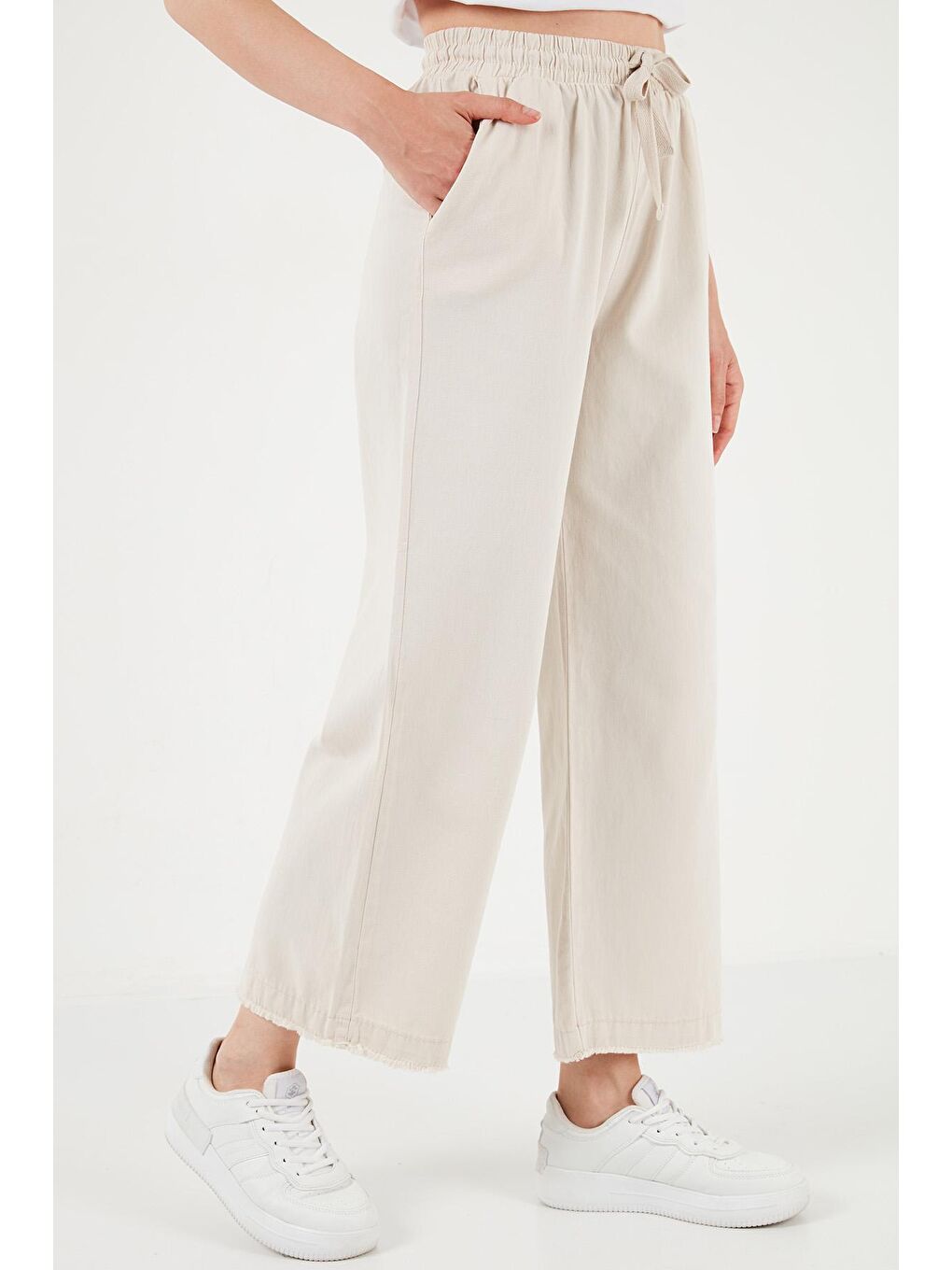 Bej Pamuklu Belden Bağlamalı Yüksek Bel Geniş Paça Cepli Regular Fit Pantolon 668Yp4760-2