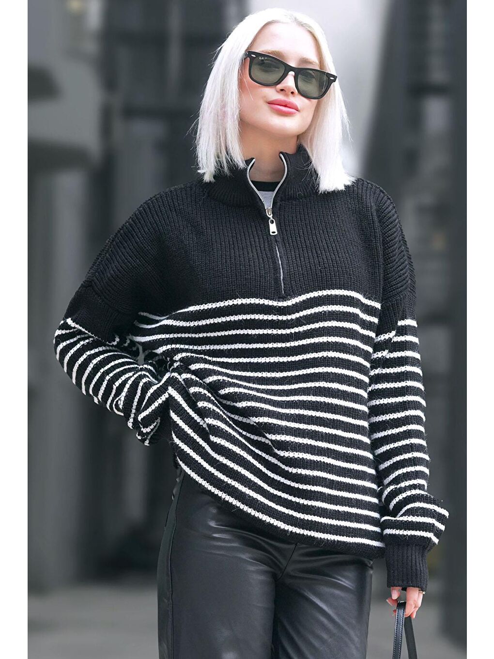 Siyah Fermuarlı Çizgili Kadın Kazak Mg1261