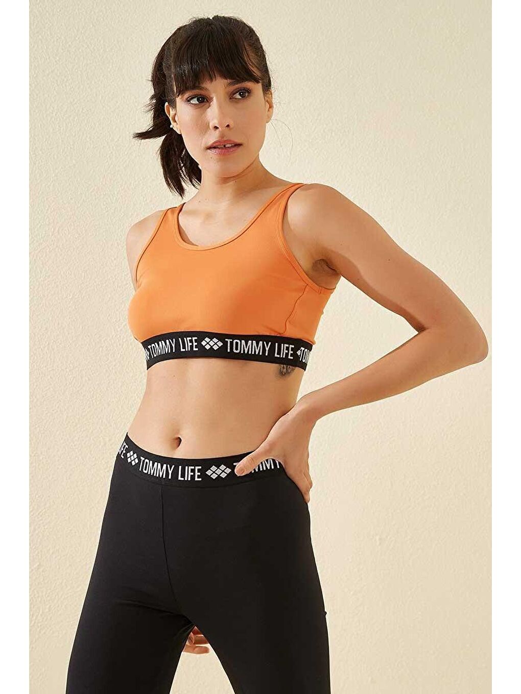 TOMMYLIFE Turuncu Oranj Yazı Şeritli Standart Kalıp U Yaka Kadın Spor Büstiyer - 97113 - 4