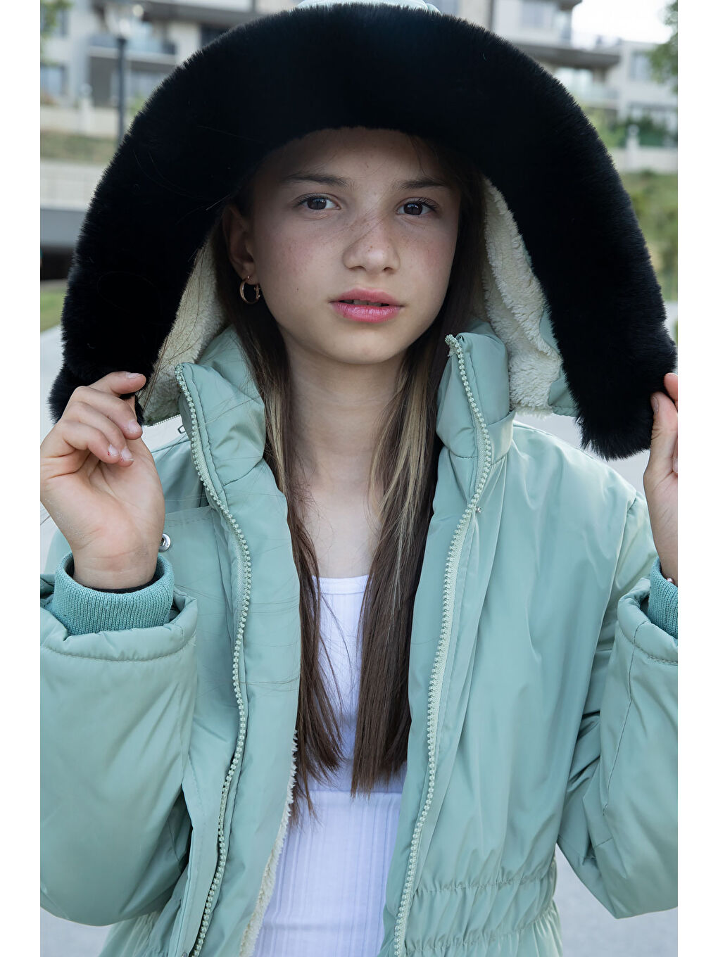 Yeşil Çıtçıtlı Cepli Esnek Bel İçi Kürklü Kız Çocuk Kapüşonlu Mont 21303-3