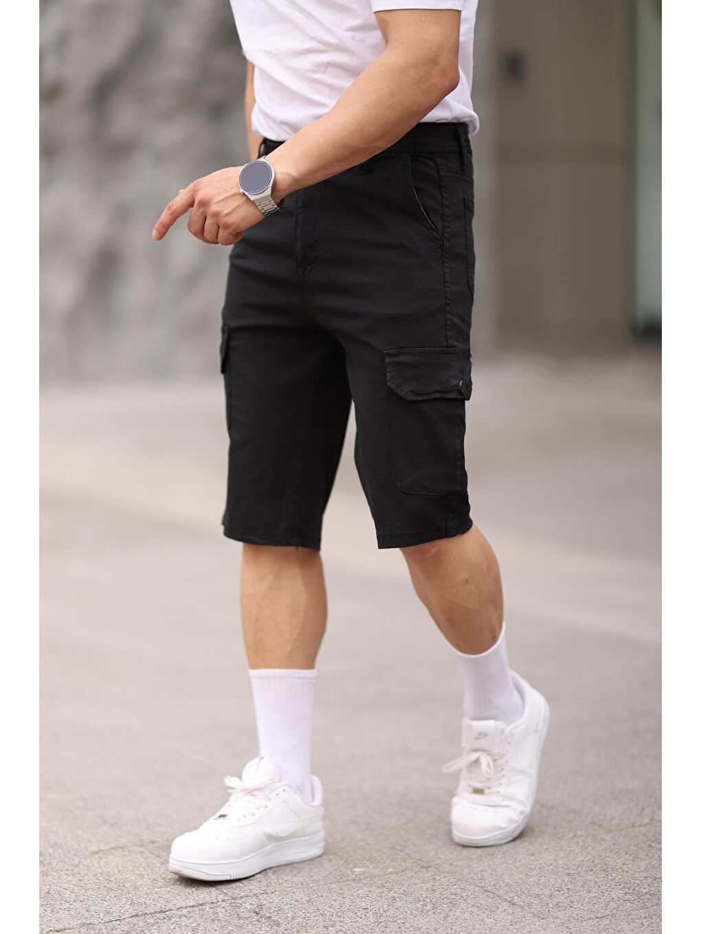 Siyah Erkek Slim Fit Kargo Cepli Kapri Şort-1