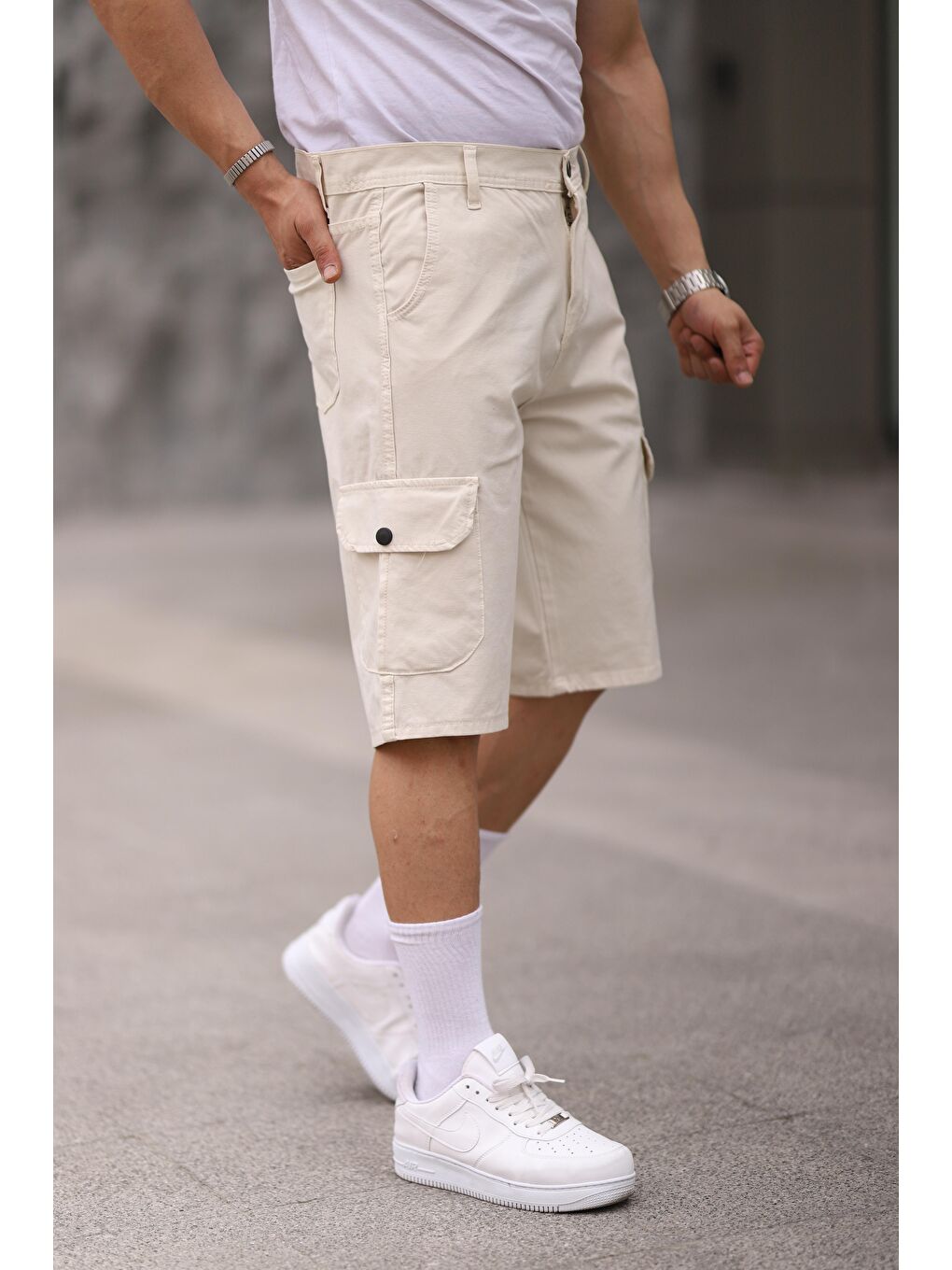 Ekru Erkek Slim Fit Kargo Cepli Kapri Şort-1