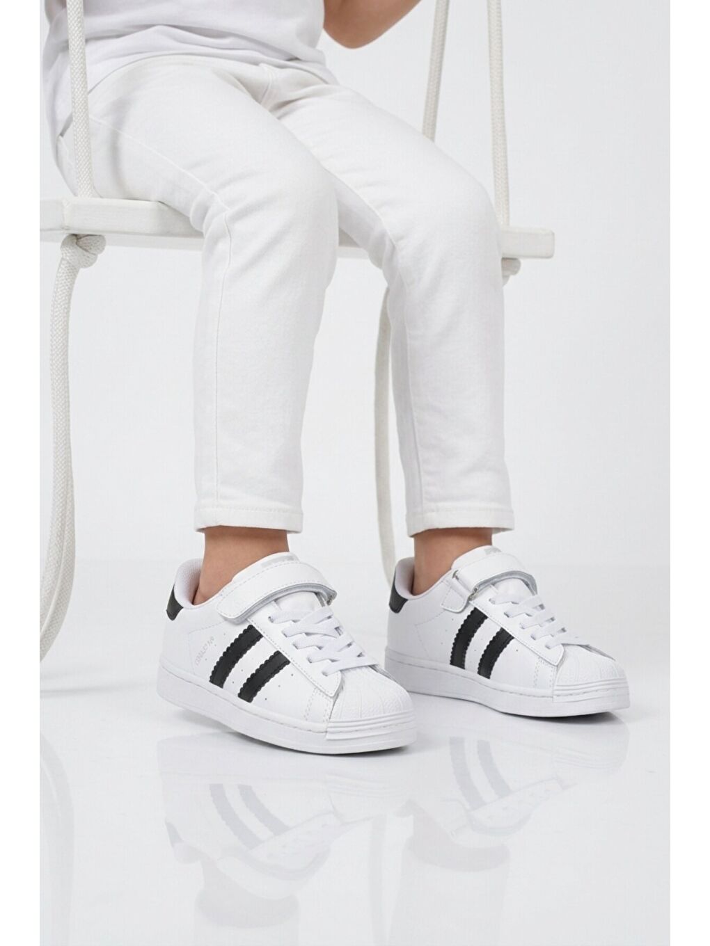 Beyaz Siyah Cırtlı Hafif Unisex Çocuk Spor Ayakkabı Star F-1