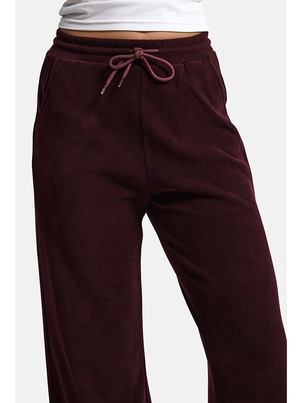 Kadın Bordo W6-35 Flare Fit İnce Fitilli Esnek Velvet Kadife Kumaş Pantolon-1