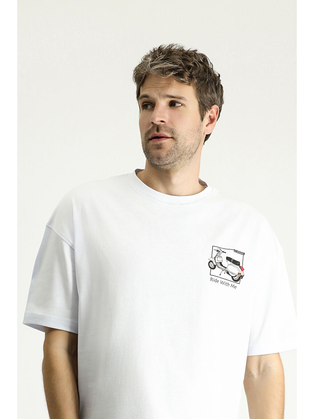 Beyaz Bisiklet Yaka Oversize Baskılı Süprem Pamuk Tişört