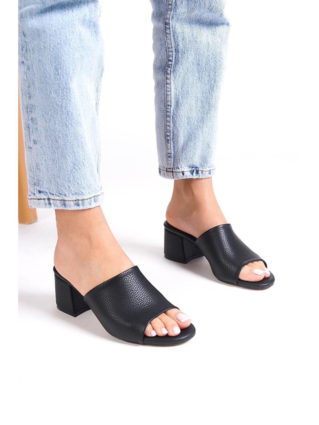 Mavi Topuklu Kadın Terlik