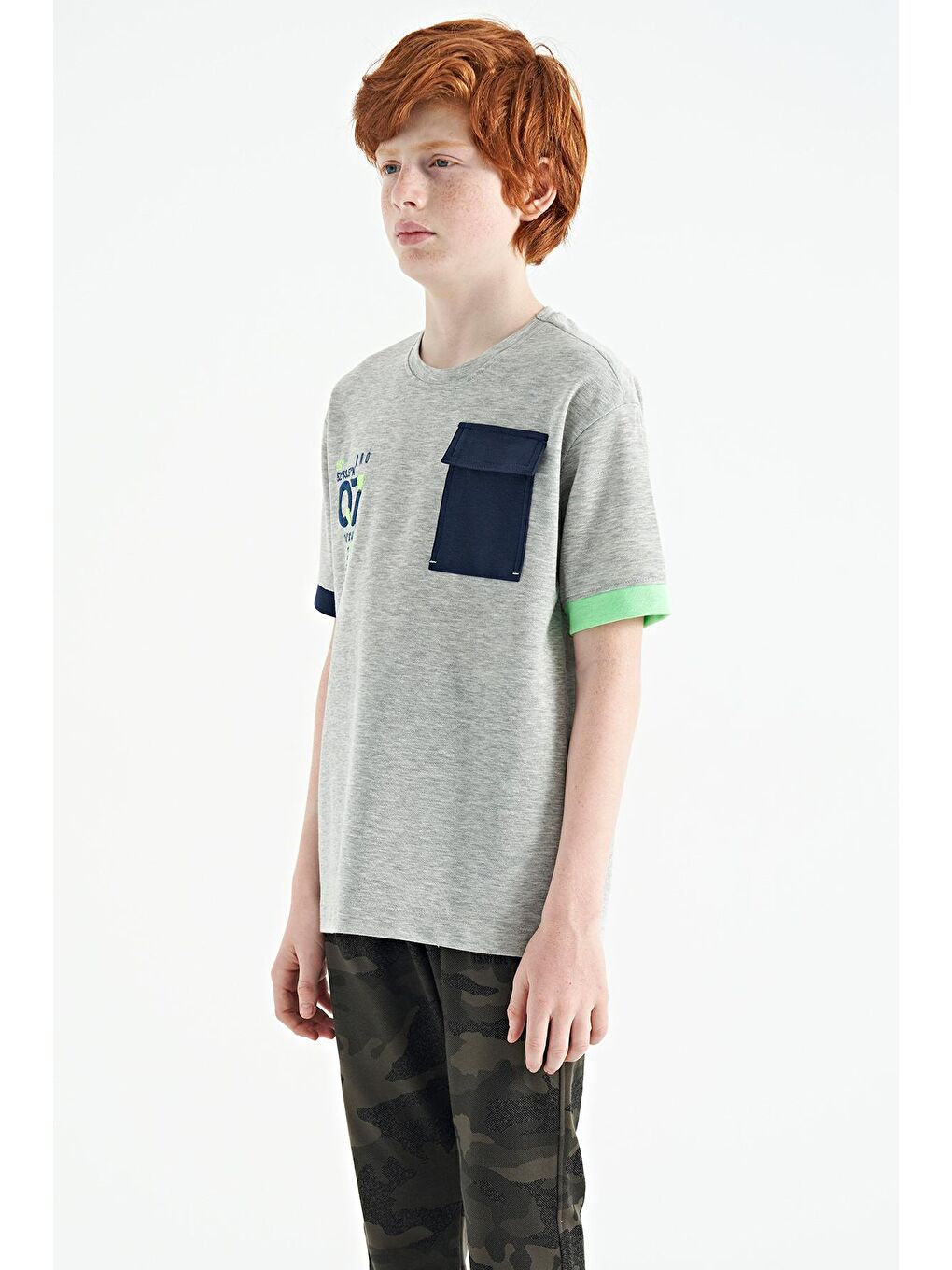 TOMMYLIFE Gri Melanj O Yaka Oversize Cep Detaylı Erkek Çocuk T-Shirt - 11152 - 1