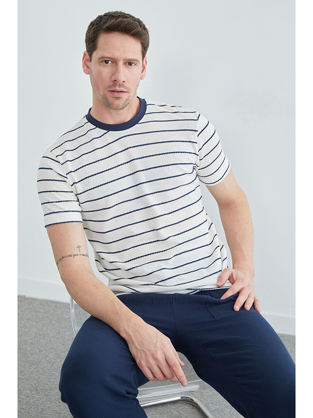 Lacivert Çizgili Bisiklet Yaka Triko Tişört-1