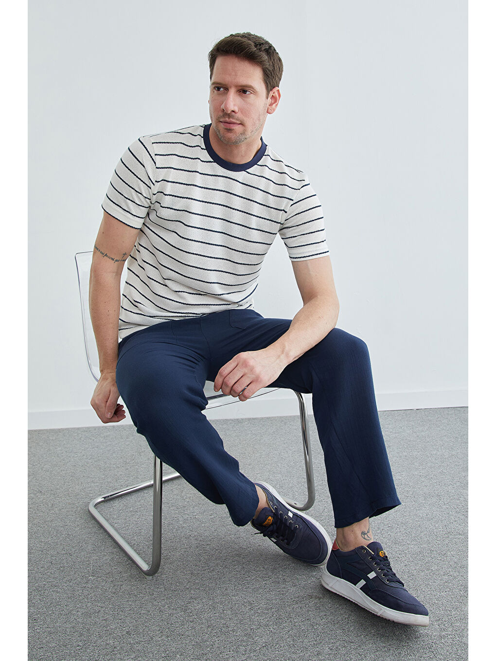 Lacivert Çizgili Bisiklet Yaka Triko Tişört-2