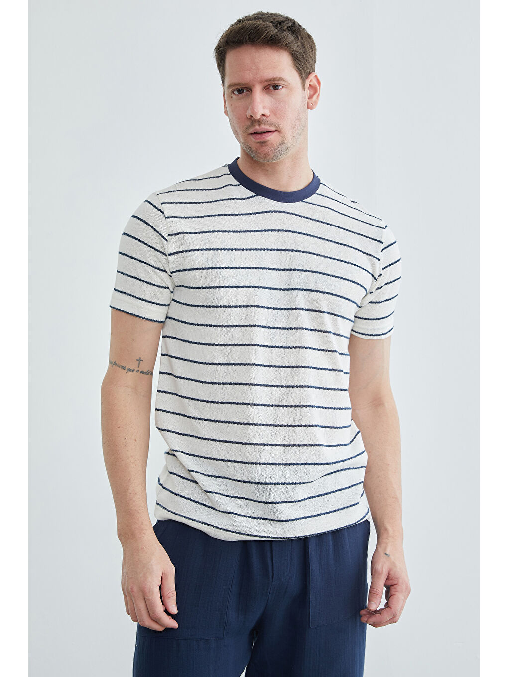Lacivert Çizgili Bisiklet Yaka Triko Tişört-3