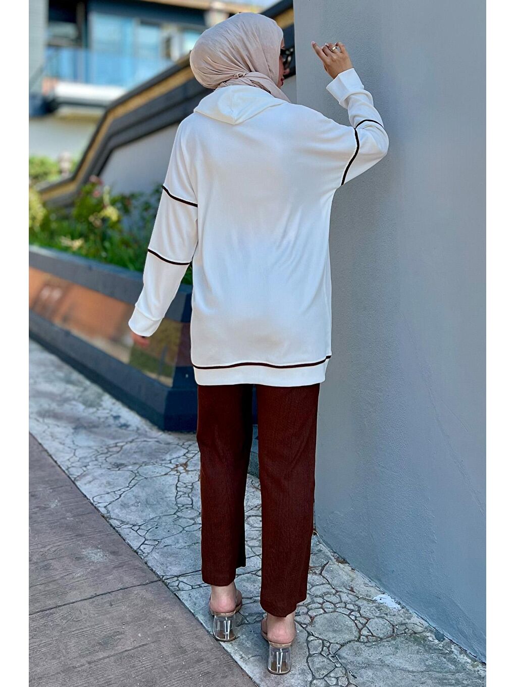 Kahverengi Ön Fermuarlı Cepli Kapüşonlu Tunik Pantolon Tesettür İkili Takım-3