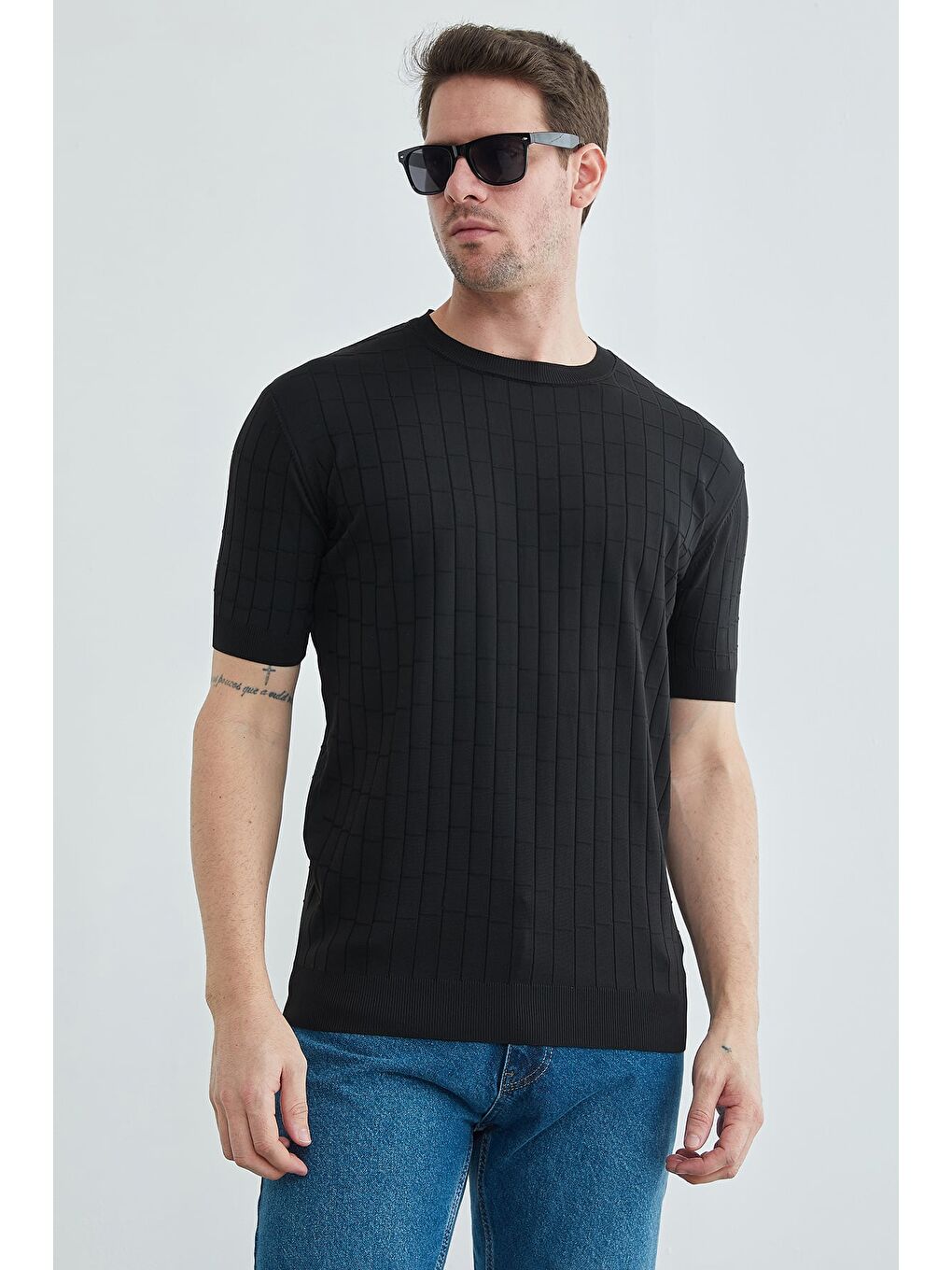 Siyah Kare Desenli Fitilli Triko Tişört-1