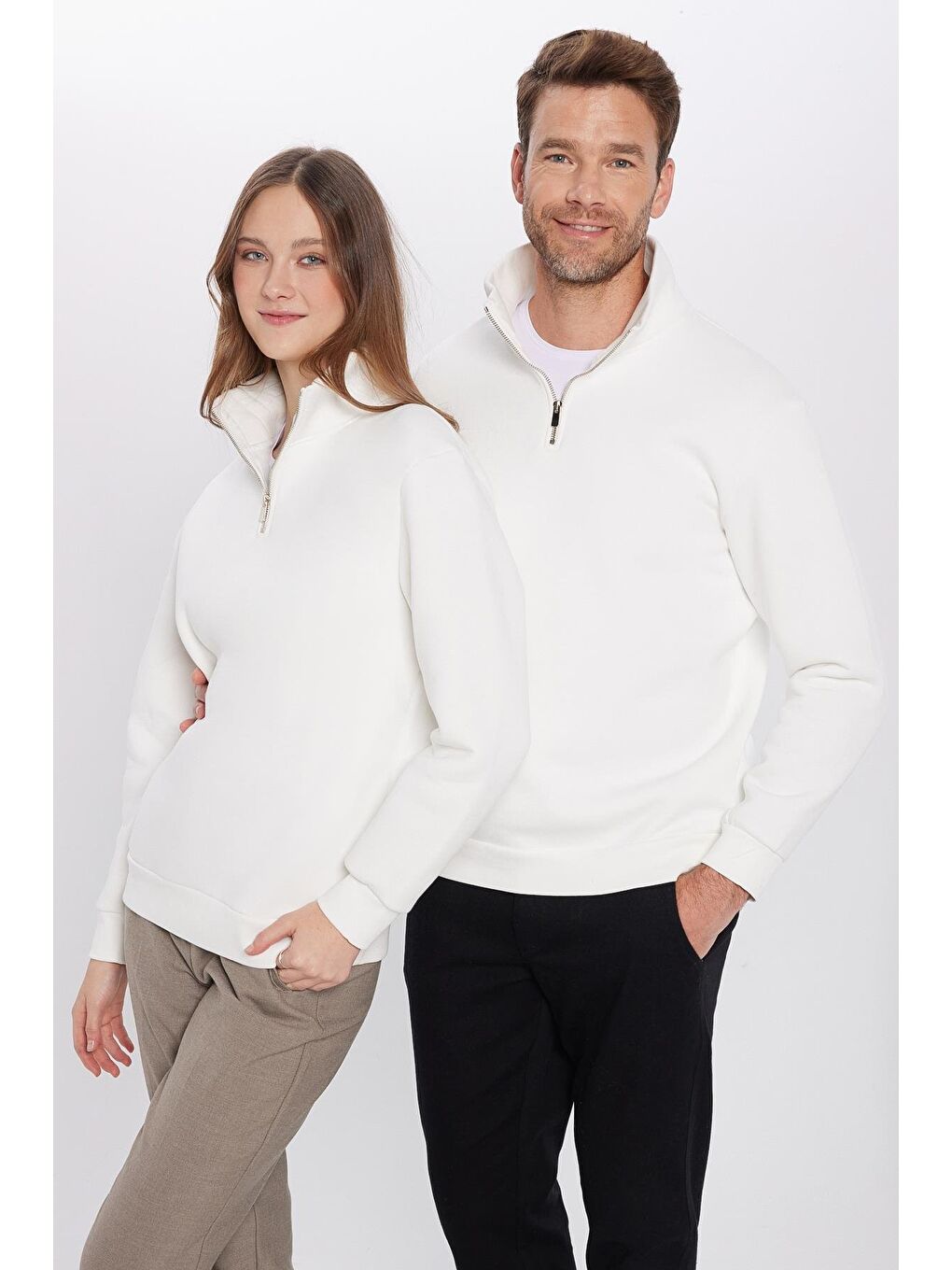 TUDORS Unisex Relax Fit Rahat Kesim Pamuklu İçi Polarlı Yarım Fermuarlı Beyaz Dik Yaka Sweatshirt - 2