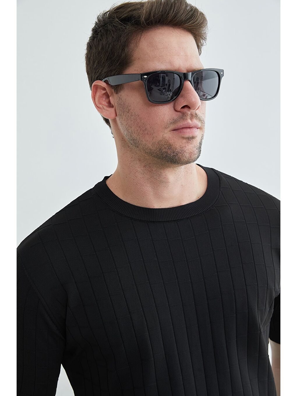 Siyah Kare Desenli Fitilli Triko Tişört-4