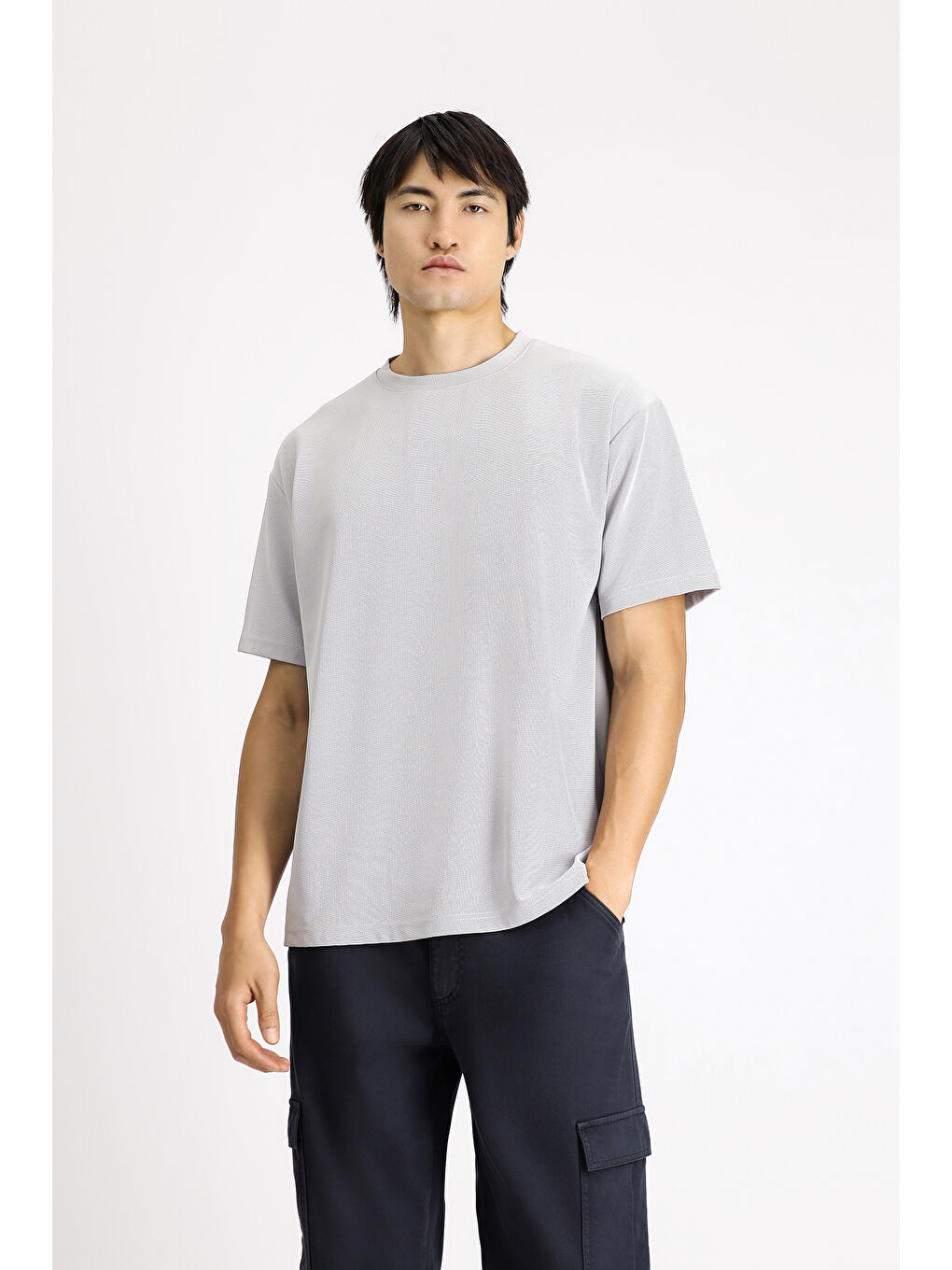 Gri Bisiklet Yaka Oversize Elastanlı Tişört-1