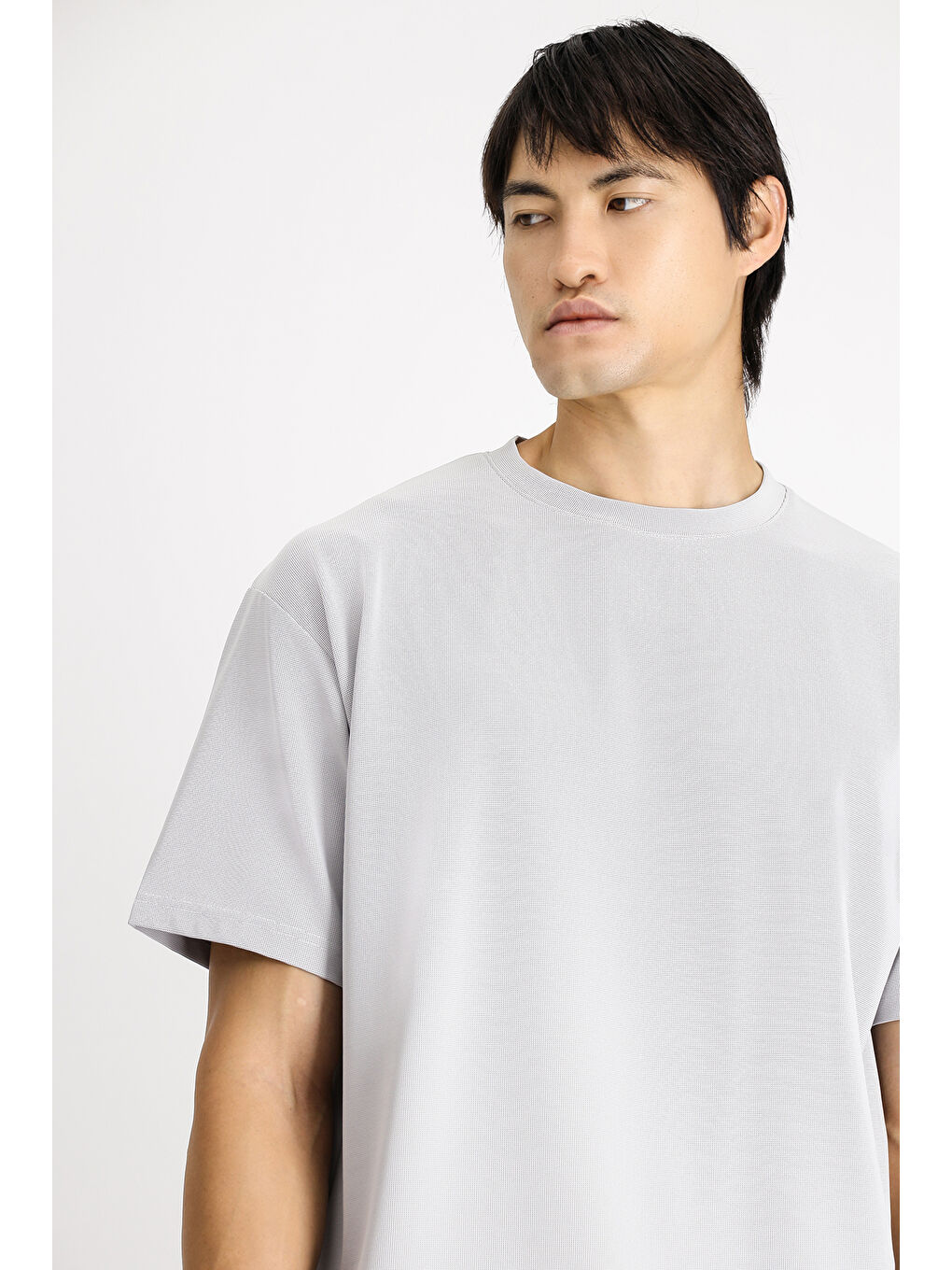 Gri Bisiklet Yaka Oversize Elastanlı Tişört-2