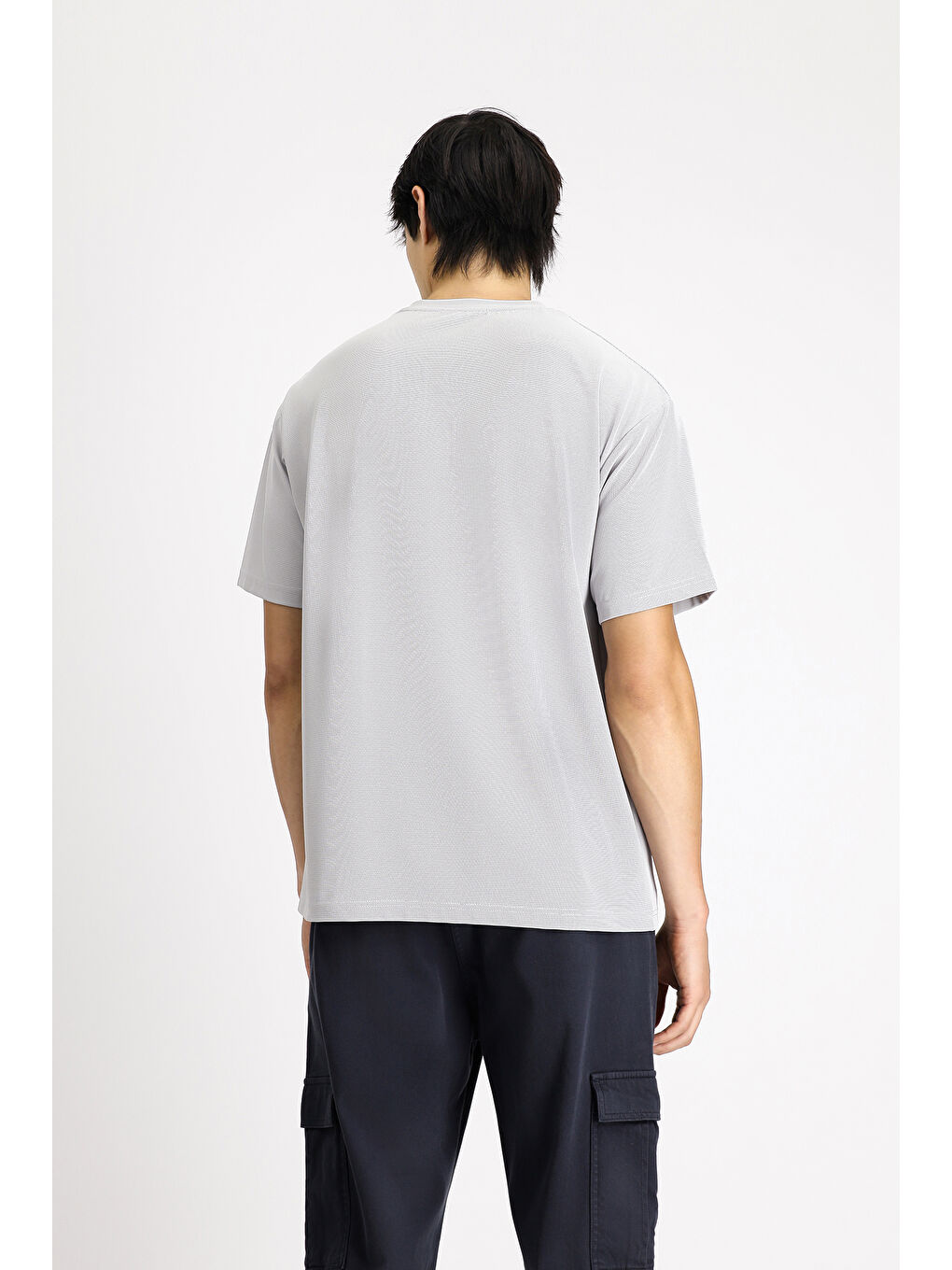 Gri Bisiklet Yaka Oversize Elastanlı Tişört-3