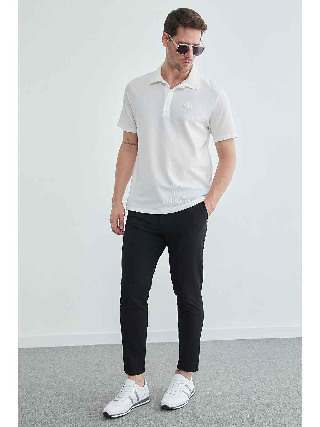 Siyah Beli Bağlamalı Dokulu Pantolon-2