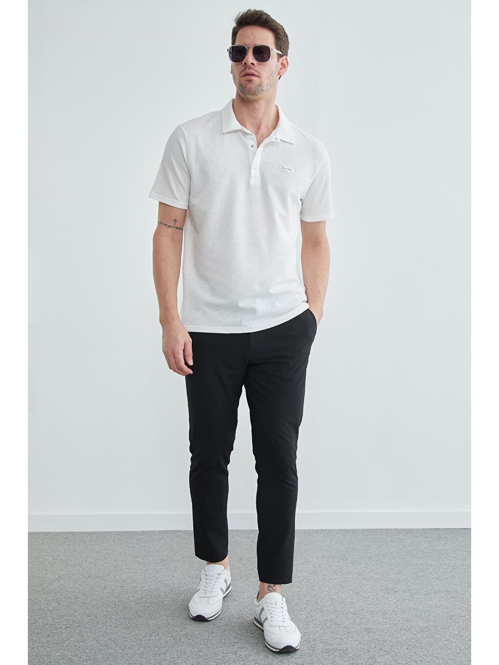 Siyah Beli Bağlamalı Dokulu Pantolon-3