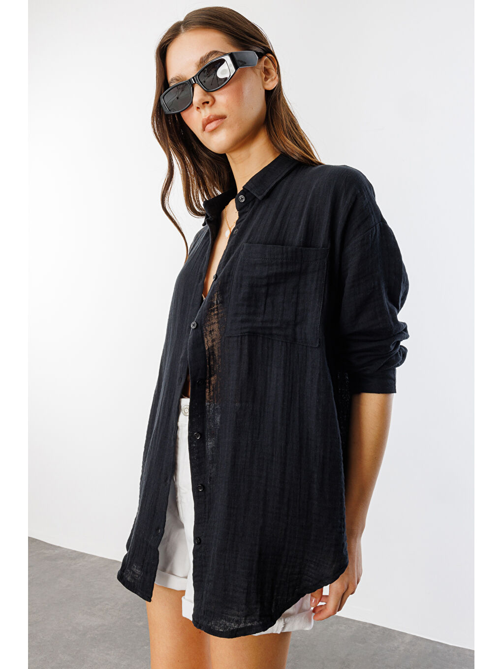 Siyah Oversize Basic Müslin Kadın Gömlek KADIN-MÜSLİN-GÖMLEK-2