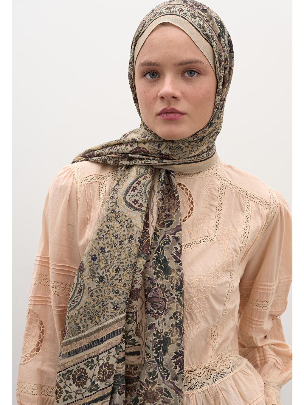 Vanessa Desen Şal Bej-1