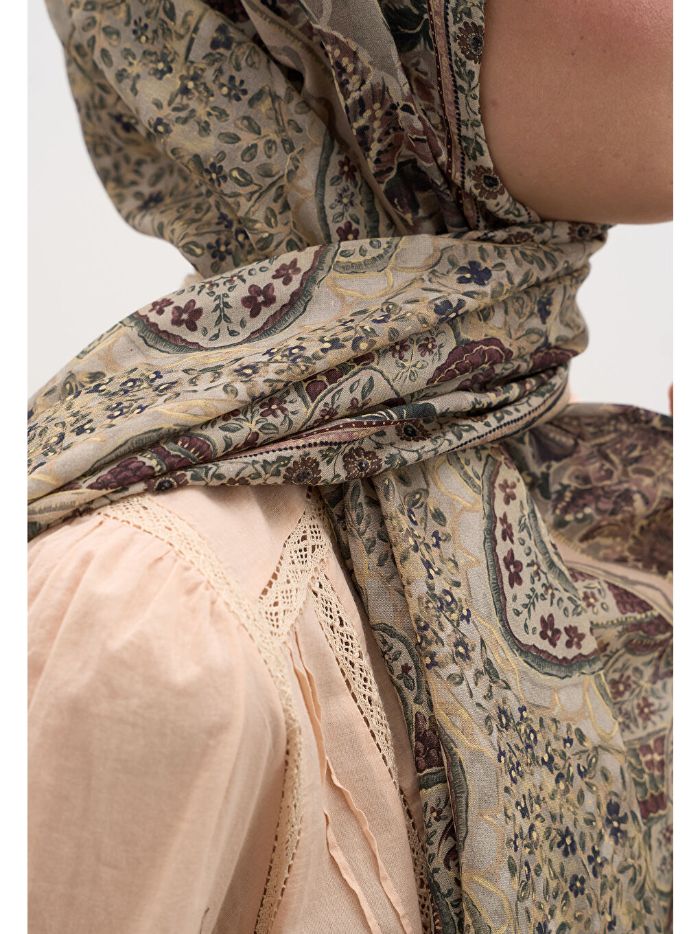 Vanessa Desen Şal Bej-3