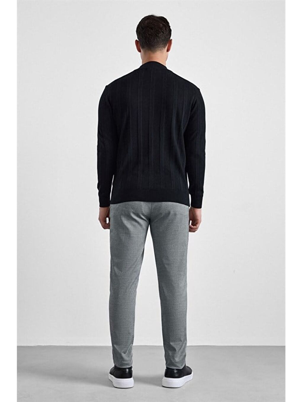 Siyah Regular Yarım Balıkçı Yaka Kazak-2