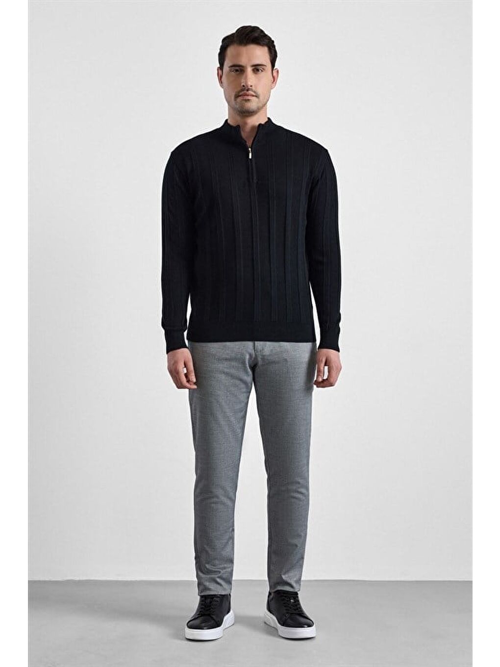 Siyah Regular Yarım Balıkçı Yaka Kazak-3